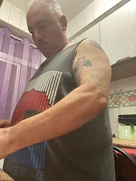 Snapshot of Russirayu chatting on 14, 10, 2025 Russirayu online show from 14, 10, 2025