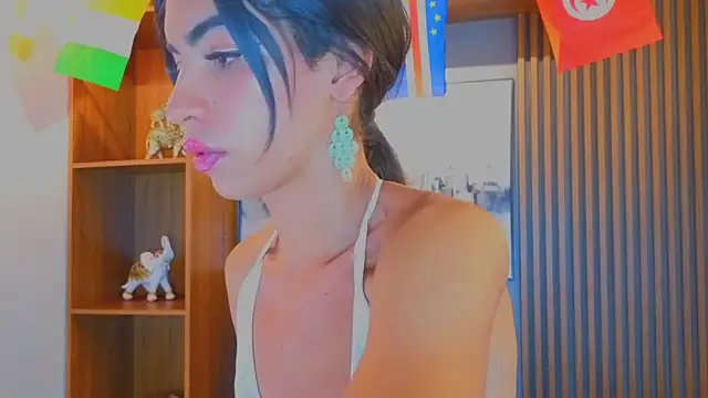 Snapshot of Alahia_Rodriguez chatting on 16, 7, 2026 Alahia Rodriguez online show from 16, 7, 2026