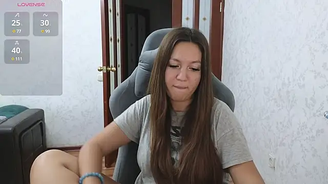 Snapshot of Nelly_Fischer chatting on 12, 12, 2024 Nelly Fischer online show from 12, 12, 2024