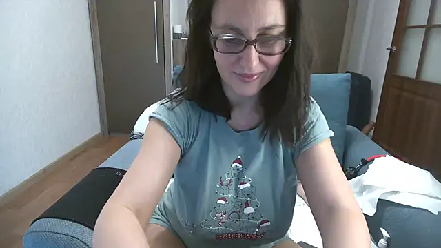 Ulyana72882 online show from 9, 2, 2025