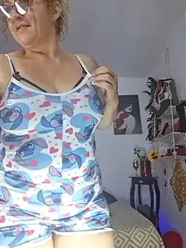 Snapshot of evelin_hott chatting on 7, 2, 2025 evelin hott online show from 7, 2, 2025