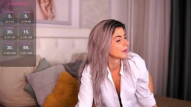 Adelyn Chase online show from 7, 10, 2025