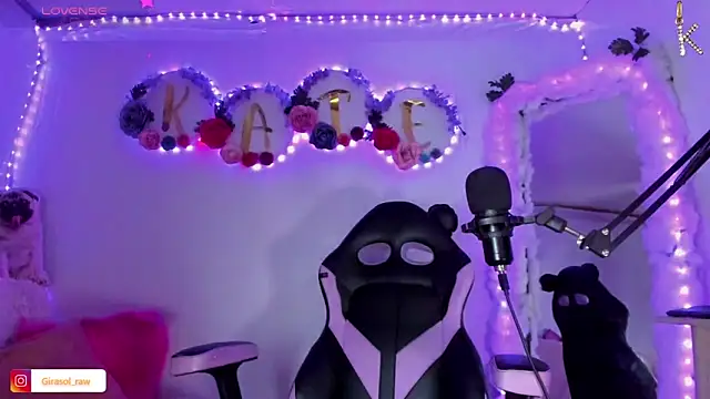 Snapshot of KATERAW chatting on 3, 3, 2026 KATERAW online show from 3, 3, 2026