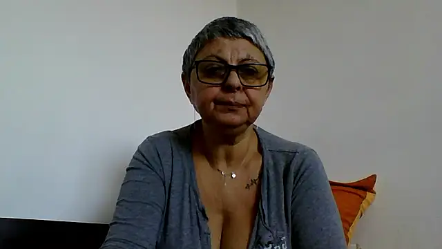 roseblak42 online show from 14, 1, 2026