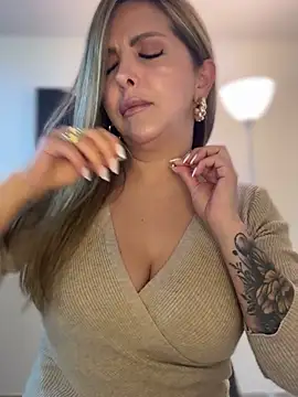  Abril-Office1 online show from 14, 11, 2025