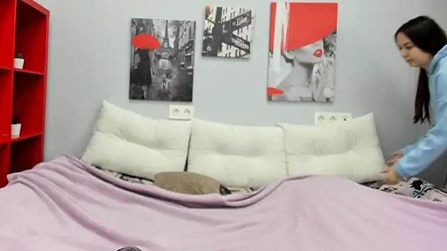 Tiny JuJu online show from 22, 10, 2025