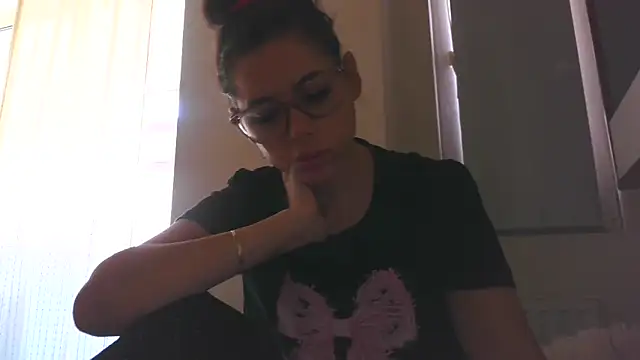 LovelyJulliette online show from 17, 10, 2025