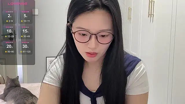 Snapshot of rose-u chatting on 8, 10, 2025 rose-u online show from 8, 10, 2025
