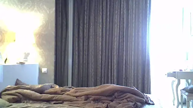 ZarinaSwift online show from 5, 10, 2025