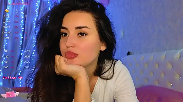 LaraSkinny online show from 17, 12, 2024