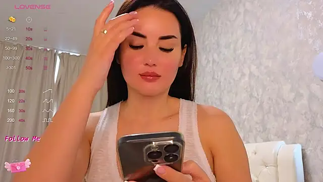 LaraSkinny online show from 26, 2, 2025