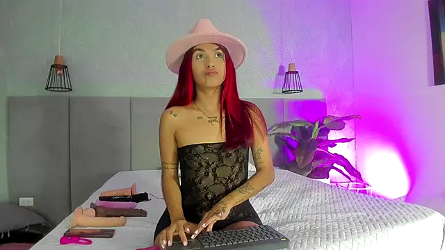 LiaVelez online show from 10, 1, 2025