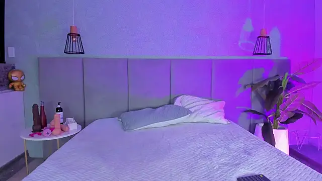 LiaVelez online show from 13, 3, 2025