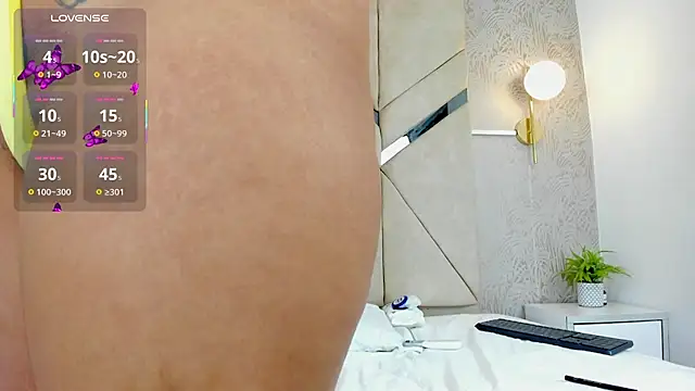 LiaVelez online show from 18, 9, 2025