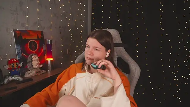 cuteamberlyyy online show from 13, 4, 2026