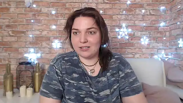 Amelia Kiss  online show from 4, 1, 2025