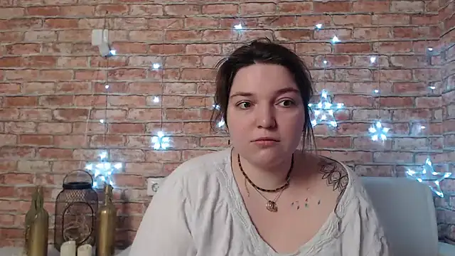 Amelia Kiss  online show from 1, 2, 2025