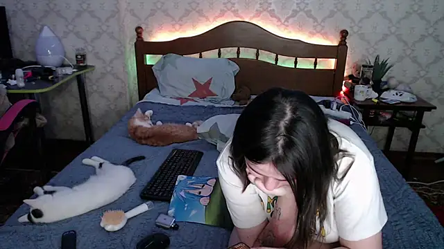 FelvivalKitty online show from 5, 1, 2025