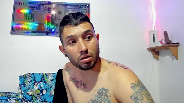 Snapshot of Bad_Couple_1 chatting on 24, 1, 2025 Bad Couple 1 online show from 24, 1, 2025