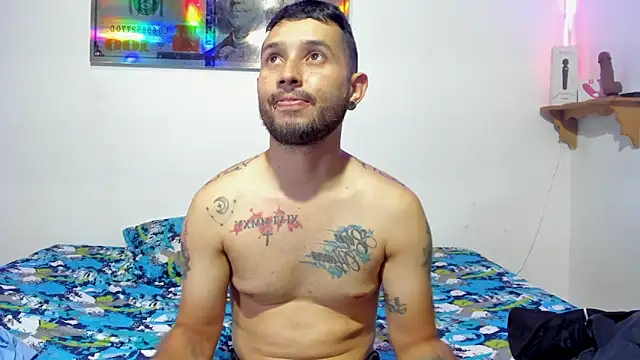 Snapshot of Bad_Couple_1 chatting on 24, 1, 2025 Bad Couple 1 online show from 24, 1, 2025