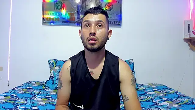 Snapshot of Bad_Couple_1 chatting on 26, 1, 2025 Bad Couple 1 online show from 26, 1, 2025