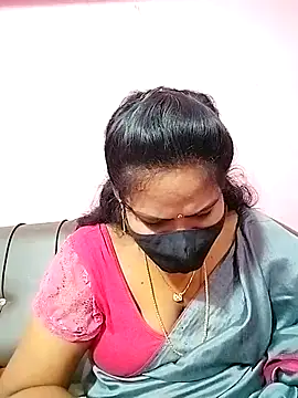 melina214 online show from 22, 10, 2025