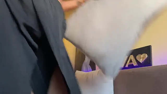 Missy baby online show from 18, 4, 2026