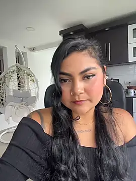 Juli Walker online show from 28, 4, 2026