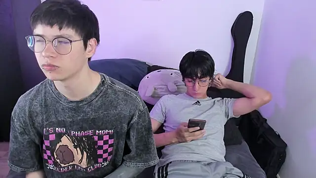 Aventure Twinks online show from 5, 1, 2026