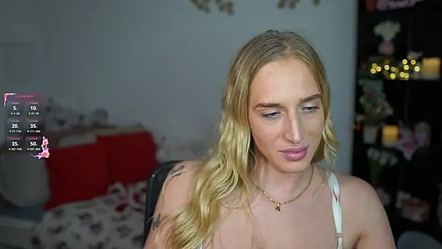 Nicolette  Shea  online show from 29, 12, 2024