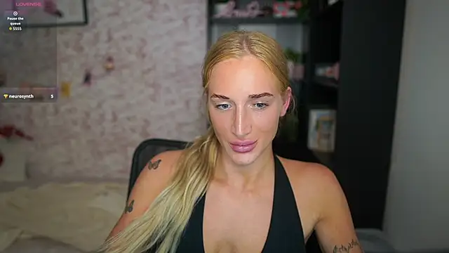 Nicolette  Shea  online show from 4, 2, 2026