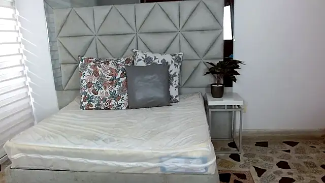 nina pons online show from 2, 12, 2024