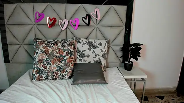 nina pons online show from 15, 2, 2025