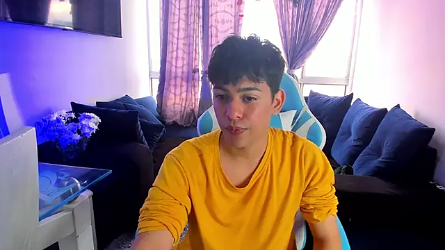 Snapshot of Franco_Rizzo_ chatting on 2, 1, 2025 Franco Rizzo online show from 2, 1, 2025