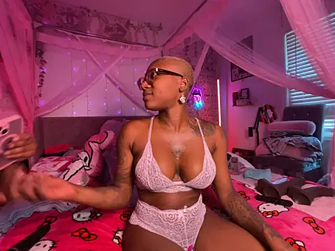 Snapshot of VixenCapri chatting on 29, 4, 2026 VixenCapri online show from 29, 4, 2026