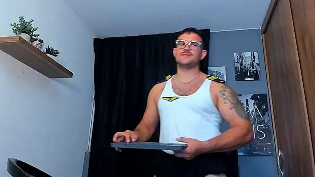 Snapshot of AndrewDiaz chatting on 29, 6, 2026 AndrewDiaz online show from 29, 6, 2026