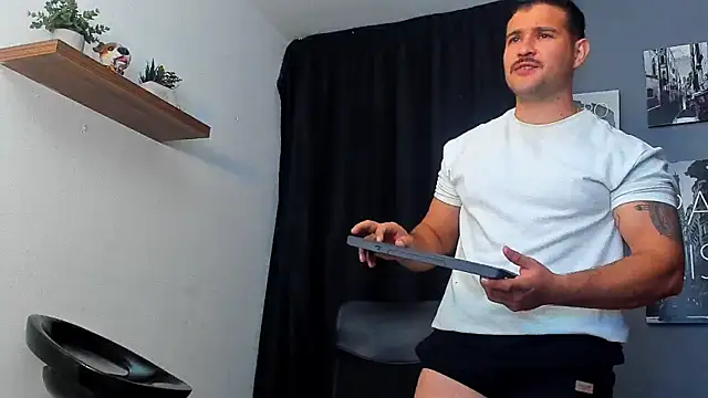 Snapshot of AndrewDiaz chatting on 22, 7, 2026 AndrewDiaz online show from 22, 7, 2026