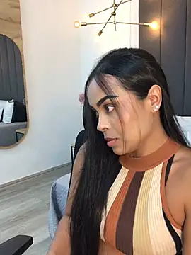 Snapshot of JuanaSimons chatting on 4, 1, 2025 JuanaSimons online show from 4, 1, 2025
