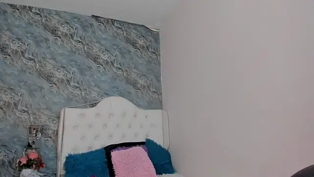 CAMILLEN PETTID online show from 30, 1, 2025