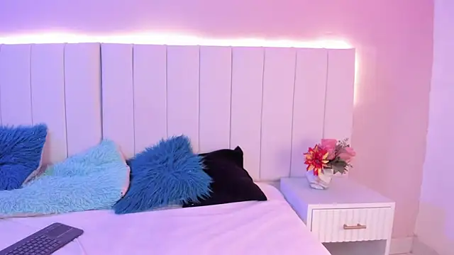 CAMILLEN PETTID online show from 26, 10, 2025