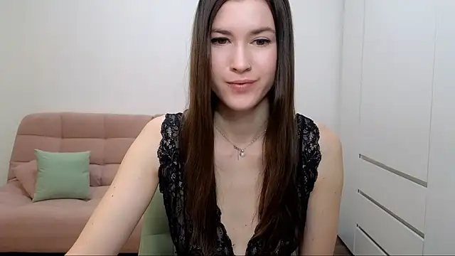 Snapshot of AliciaNewell chatting on 1, 2, 2025 AliciaNewell online show from 1, 2, 2025
