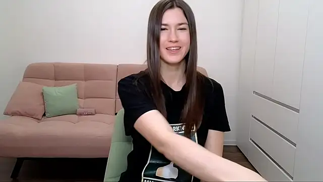 Snapshot of AliciaNewell chatting on 25, 2, 2025 AliciaNewell online show from 25, 2, 2025