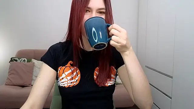 AliciaNewell online show from 30, 10, 2025