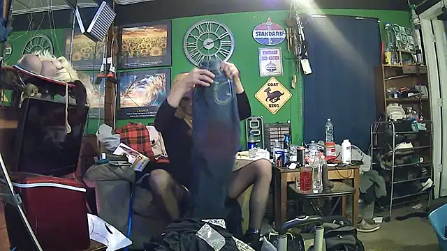 Snapshot of Brooke-lynn chatting on 2, 2, 2025 Brooke-lynn online show from 2, 2, 2025