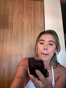 Snapshot of Emilia_Bakerr chatting on 17, 7, 2026 Emilia Bakerr online show from 17, 7, 2026