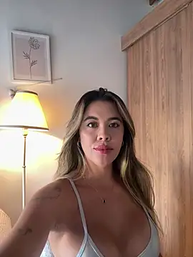 Snapshot of Emilia_Bakerr chatting on 7, 8, 2026 Emilia Bakerr online show from 7, 8, 2026