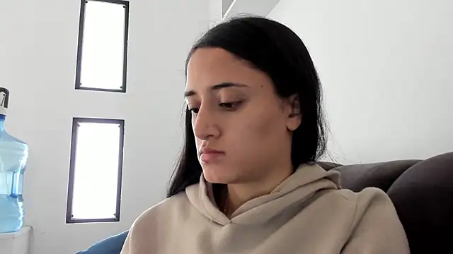  Caroliinee  online show from 19, 2, 2025