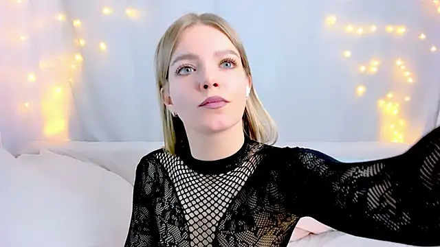 Lily Daviss online show from 11, 2, 2026