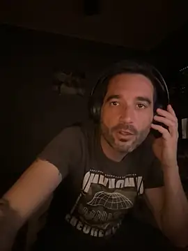 Snapshot of Faraon_ chatting on 9, 5, 2026 Faraon online show from 9, 5, 2026