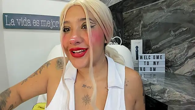 miss danika online show from 10, 11, 2025